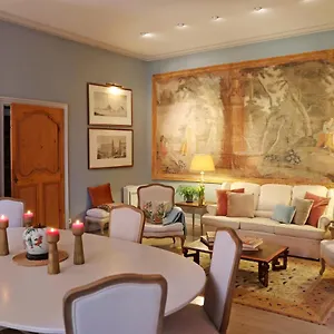 https://chambres-dhotes-la-tour-sainte-cecile.midi-pyreneeshotels.com